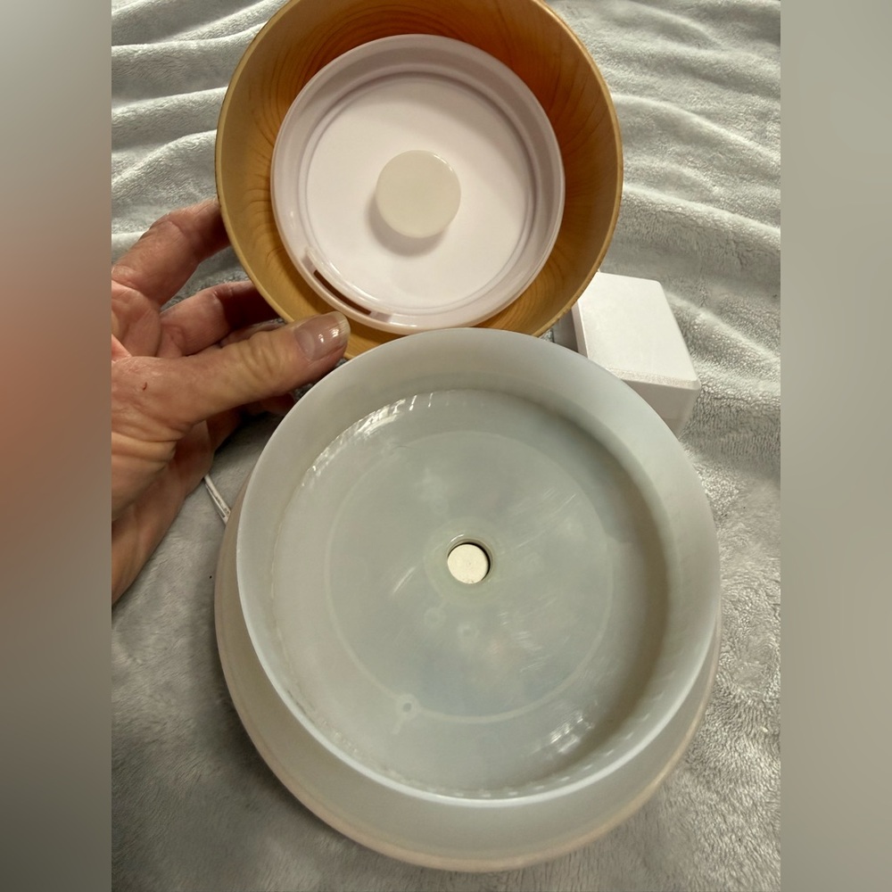 Wood Grain Essential Oil Diffuser - Picture 3 of 4